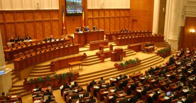 Mégis szavaz a 13-as rendeletről is a képviselőház plénuma