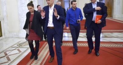 Három miniszter kapott "átmenő jegyet"