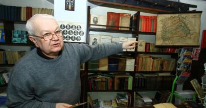 Forradalmi relikviák a Röser antikváriumban