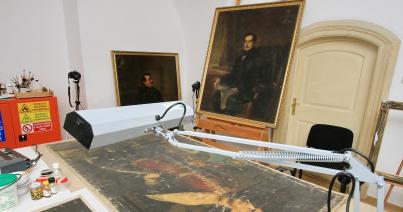 Értékmentő műhely,  ritka szakma a restaurátoré