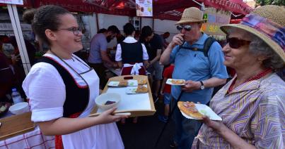 Örömfőzés ökörsütéssel az Apáczai udvarán