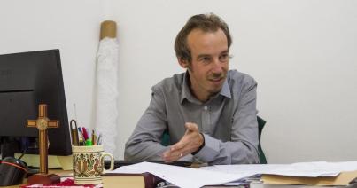 „Felejtem ami mögöttem van, s az előttem levő után rugaszkodom”