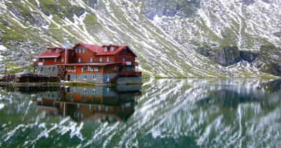 Interaktív digitális térkép az ország fontos turistalátványosságairól
