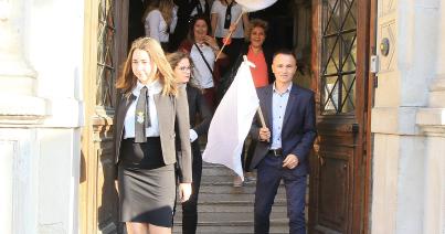 Tanévnyitó: fehér karszalagos japánsztrájk a magyar tannyelvű iskolákban