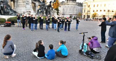 Jubileumi flashmob: öt éve lépett fel először a jelölőkórus