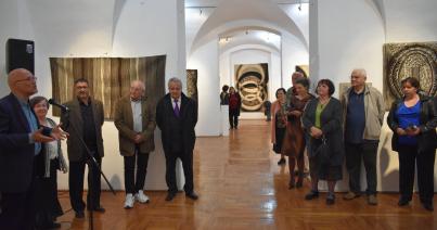 Interferenciák – anya és fia kiállítása a Bánffy-palotában
