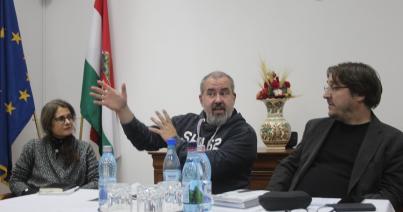 Nőfogó szövegek, kolozsvári lamantinok, főtéri hajókürt