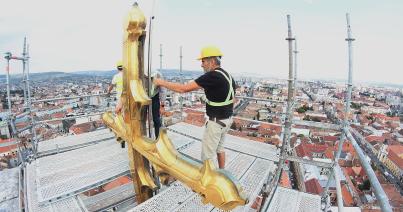VIDEÓRIPORT – Valószínűleg tolódik a restaurált Szent Mihály-templom novemberi átadása