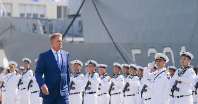 Iohannis: kiemelt cél a hadsereg és a haditengerészet modernizációja