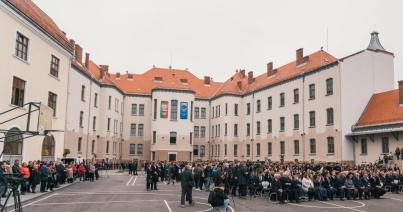 Erdély legnagyobb magyar iskolájának  felújítását ünnepelték Marosvásárhelyen