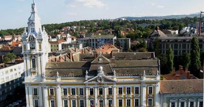 Létszámstopot hirdetnének a közszférában