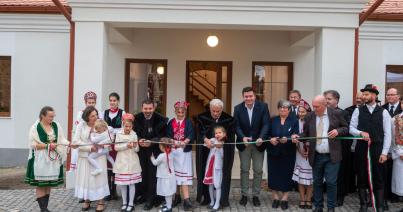 Szeretetből és hitből épült újjá a kidei parókia