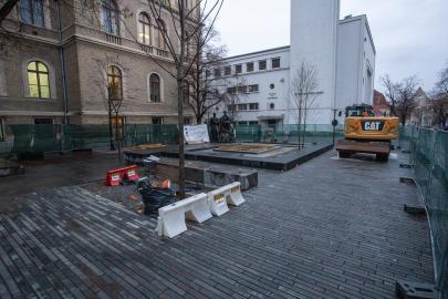 Erdélyi Iskola szoborcsoport