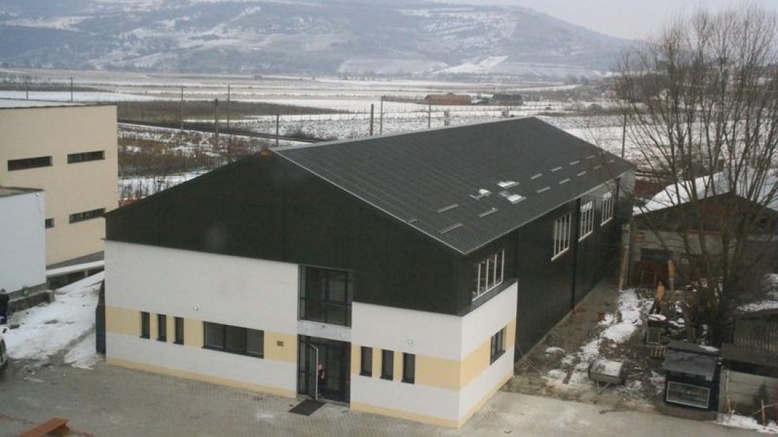 Tornatermet avattak a szamosújvári magyar iskolában
