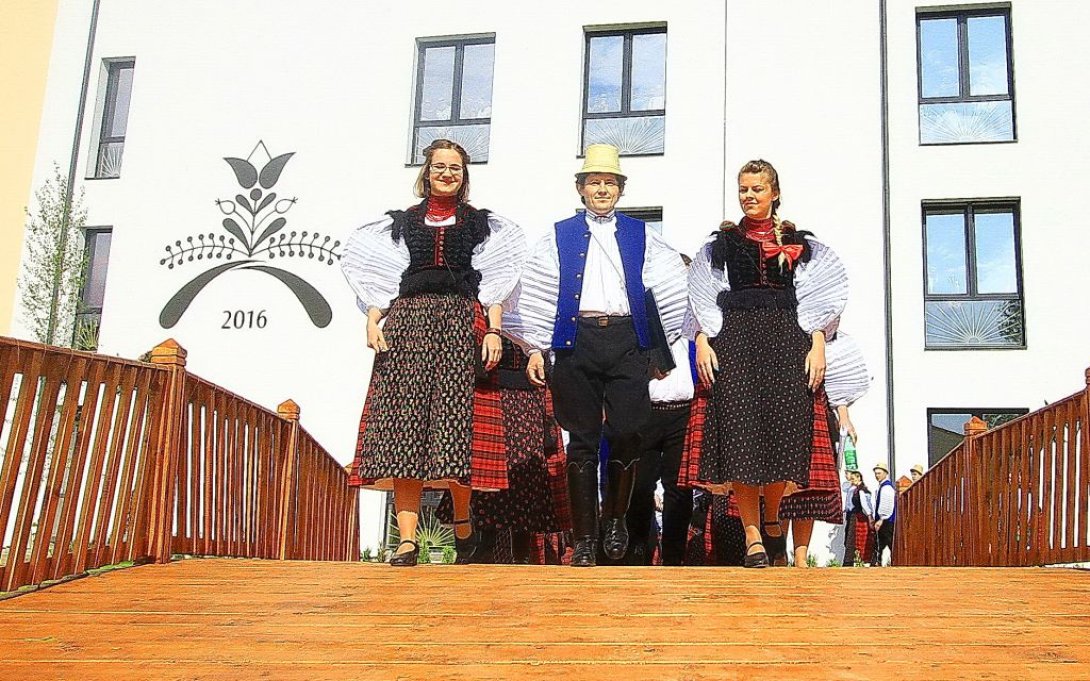Elballagott a szamosújvári magyar líceum első végzős évfolyama
