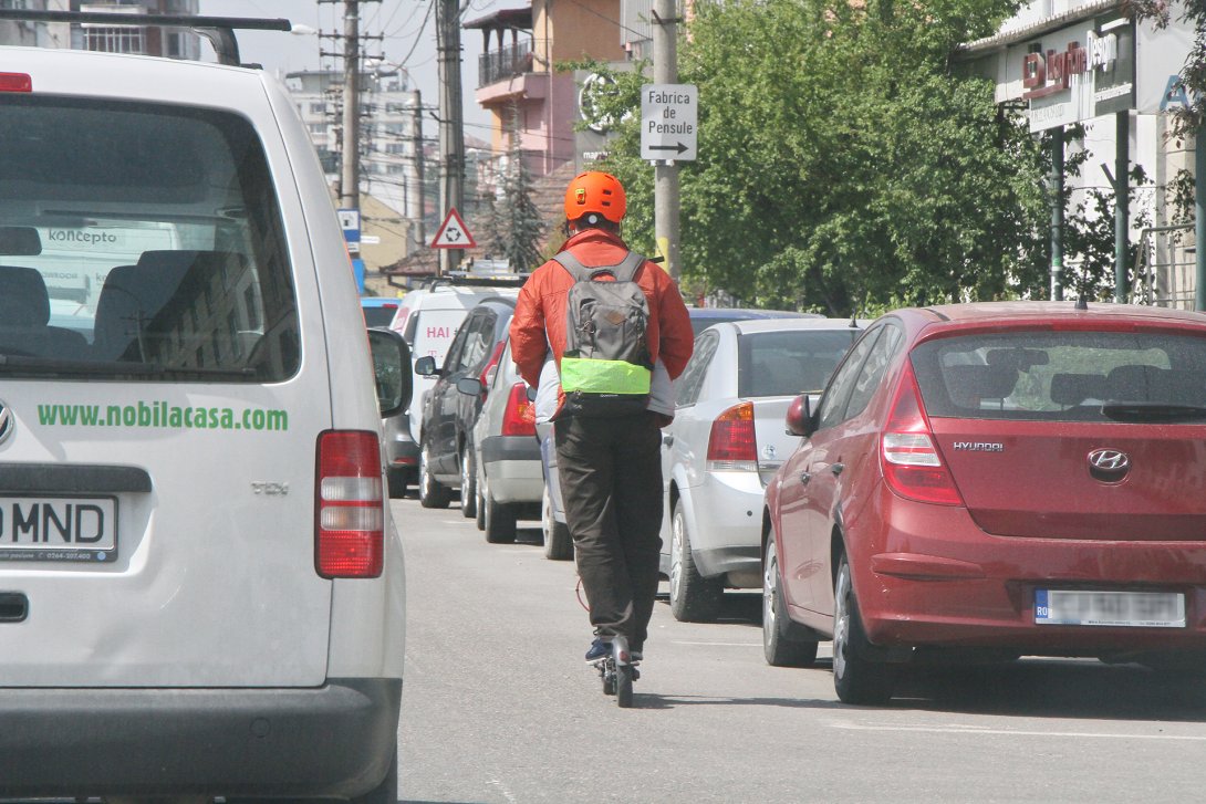 Balesetek miatt szabályozzák az elektromos rollerek használatát