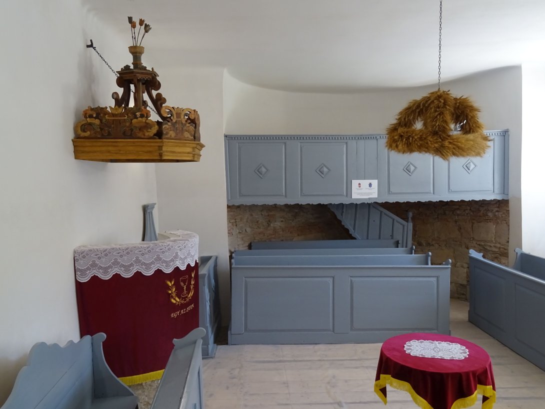 Szószékkoronát is restauráltak a szindi unitárius templomban
