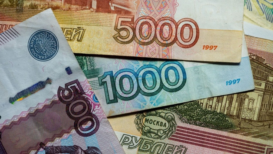 Ukrán válság - Újabb szankciók, zuhan a rubel